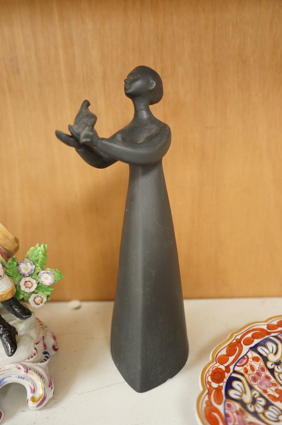 18th century and later ceramics to include first period Worcester, a Doulton ‘Peace’ figurine, Toby jug, etc